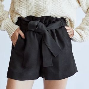 Aritzia Wilfred Paper Bag Shorts